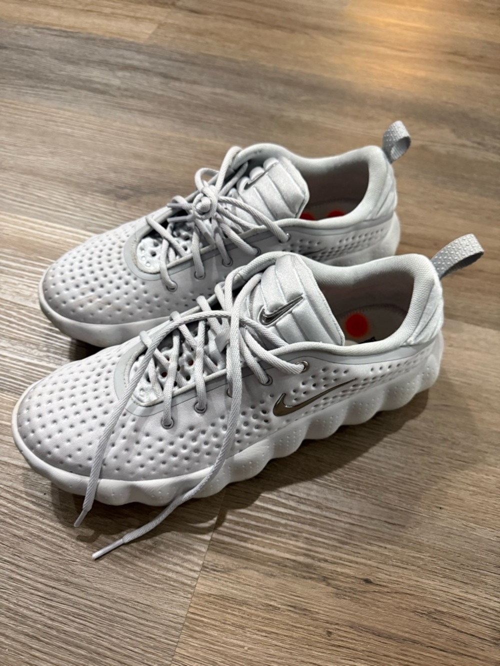 Nike Mind 002 light smoke grey